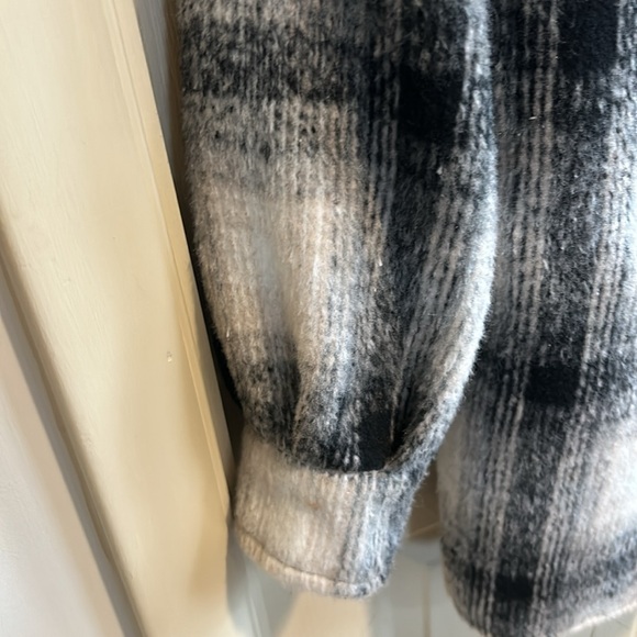 Bagatelle Collections Womans Plaid Shirt Jacket Size M - Picture 4 of 8